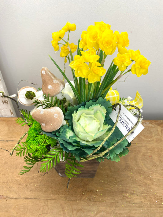 14" Magic In The Garden Centerpiece