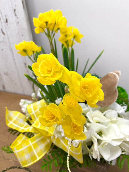 14" Magic In The Garden Centerpiece