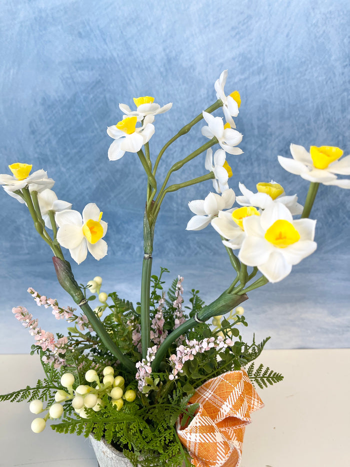16" Spring Cleaning Centerpiece