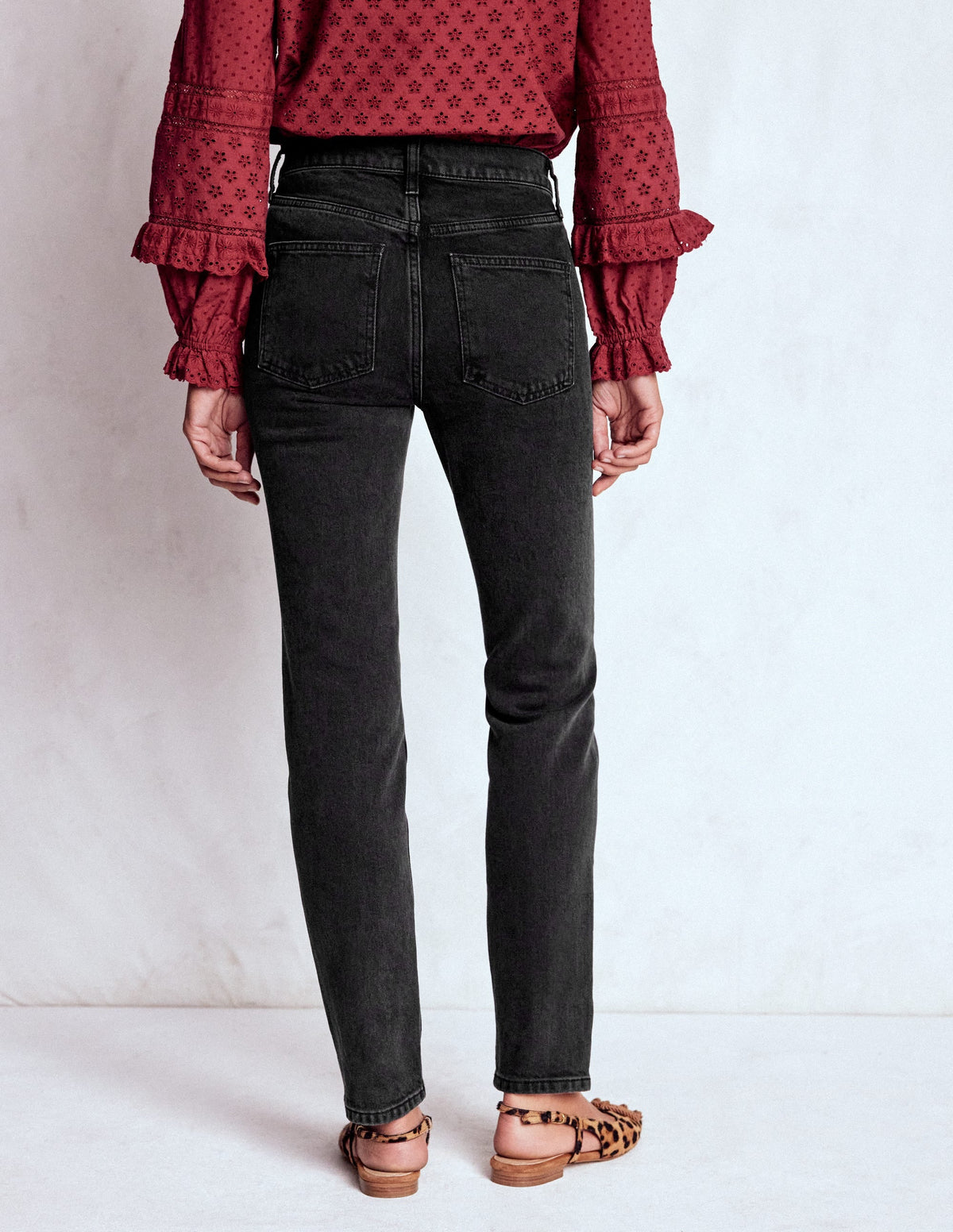 Girlfriend Jeans-Washed Black