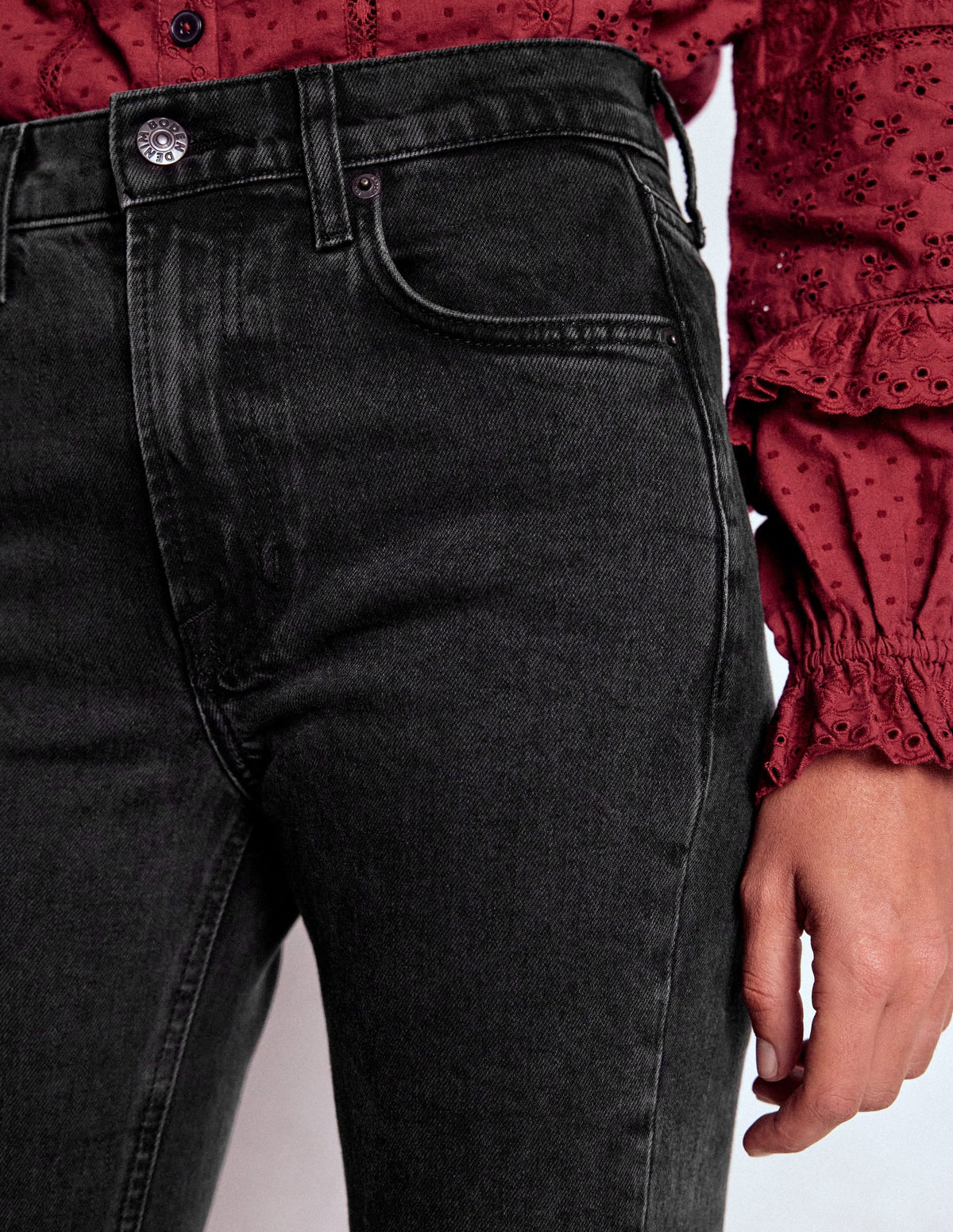 Girlfriend Jeans-Washed Black