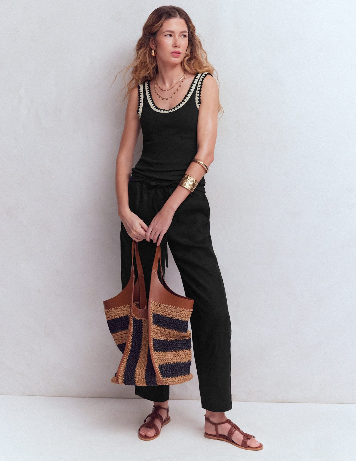 Maddie Trim Detail Vest-Black