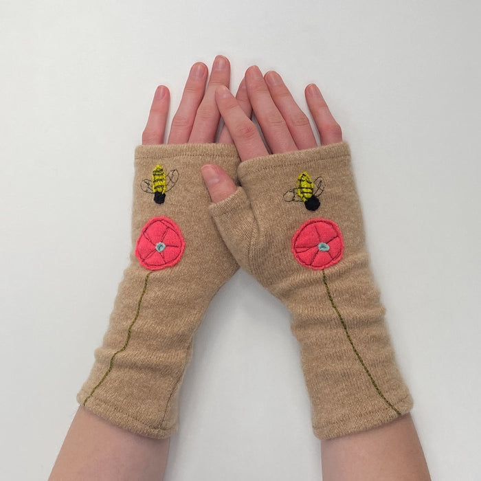 Fingerless Cashmere Gloves: Beige Bee