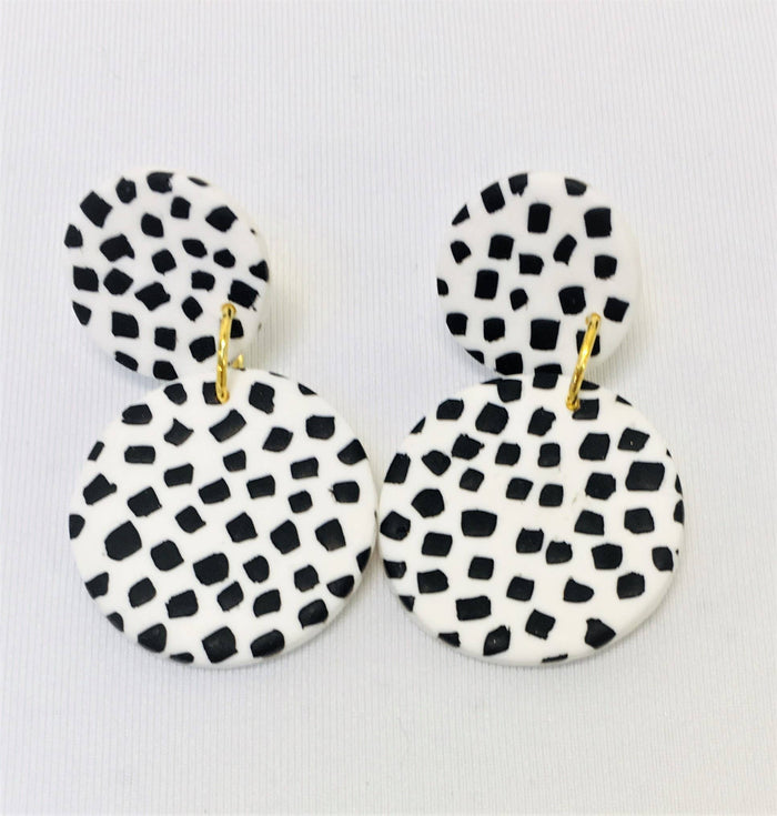 No Shrinking Violet - Dotty - Medium Earrings