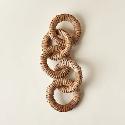 Decorative chain made of woven rattan and mango wood.