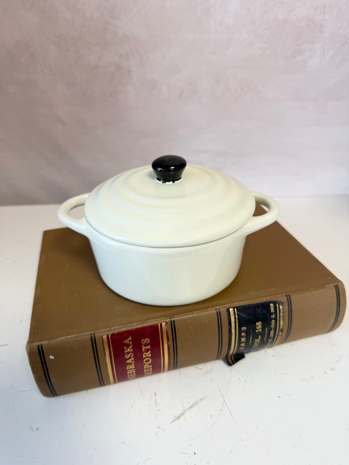 Stoneware Mini Baker with Lid - 4 Colors