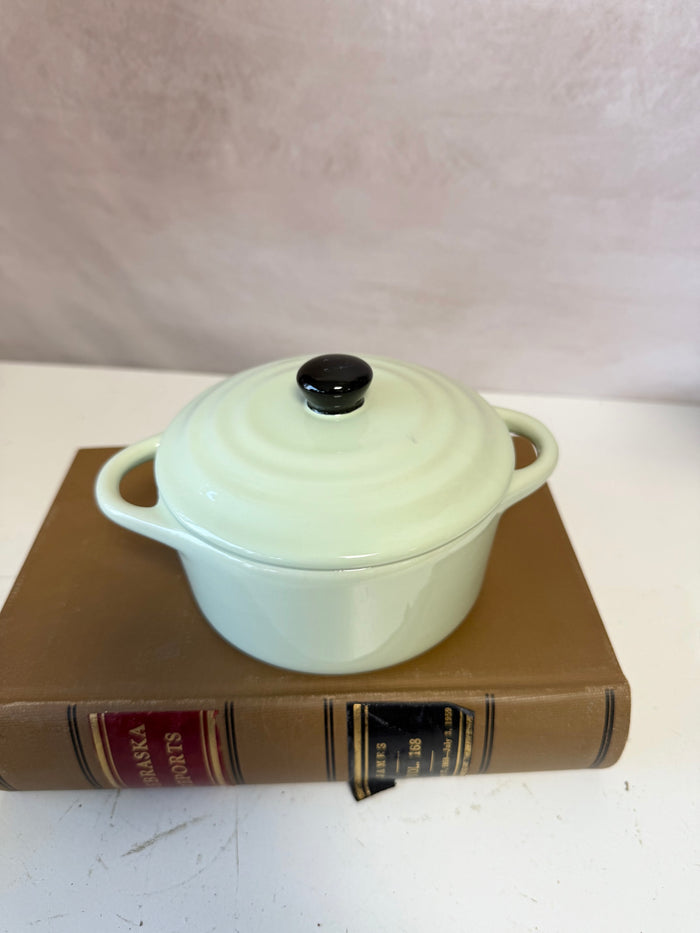 Stoneware Mini Baker with Lid - 4 Colors